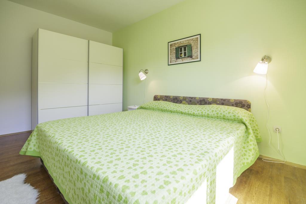 Apartments Popaj Komiža Exterior foto