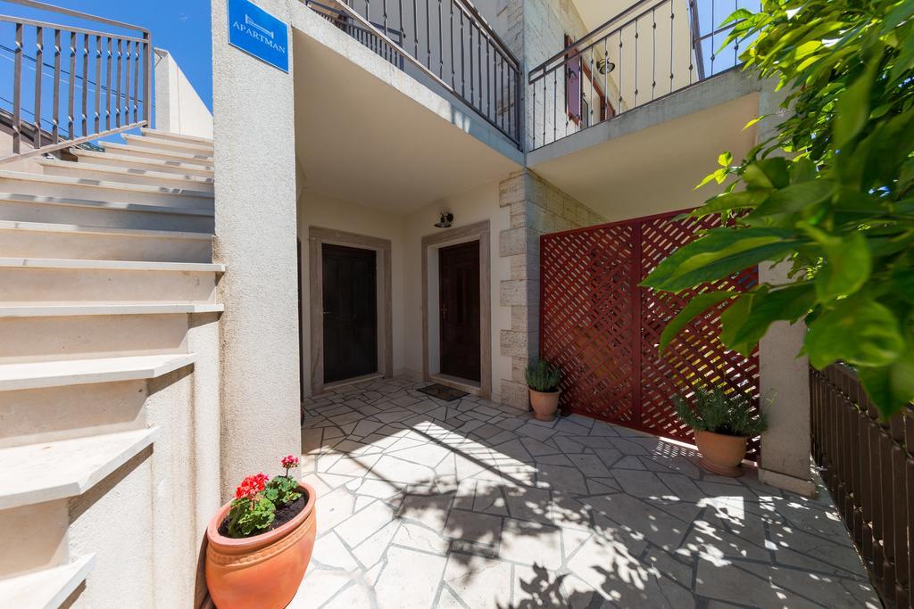 Apartments Popaj Komiža Exterior foto