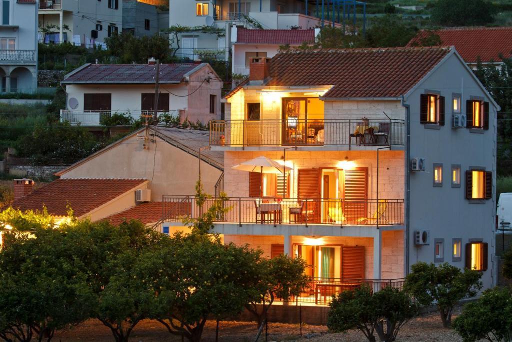 Apartments Popaj Komiža Exterior foto